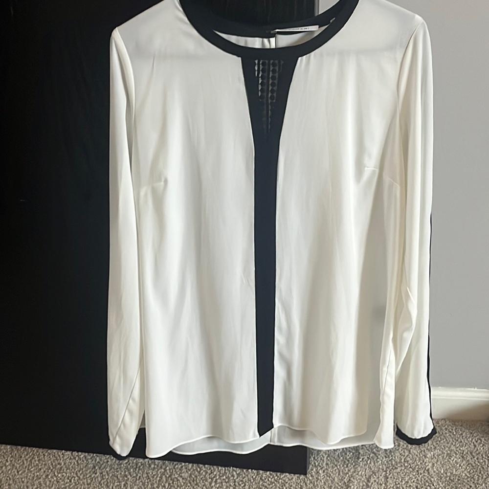 Tahari open sleeve blouse